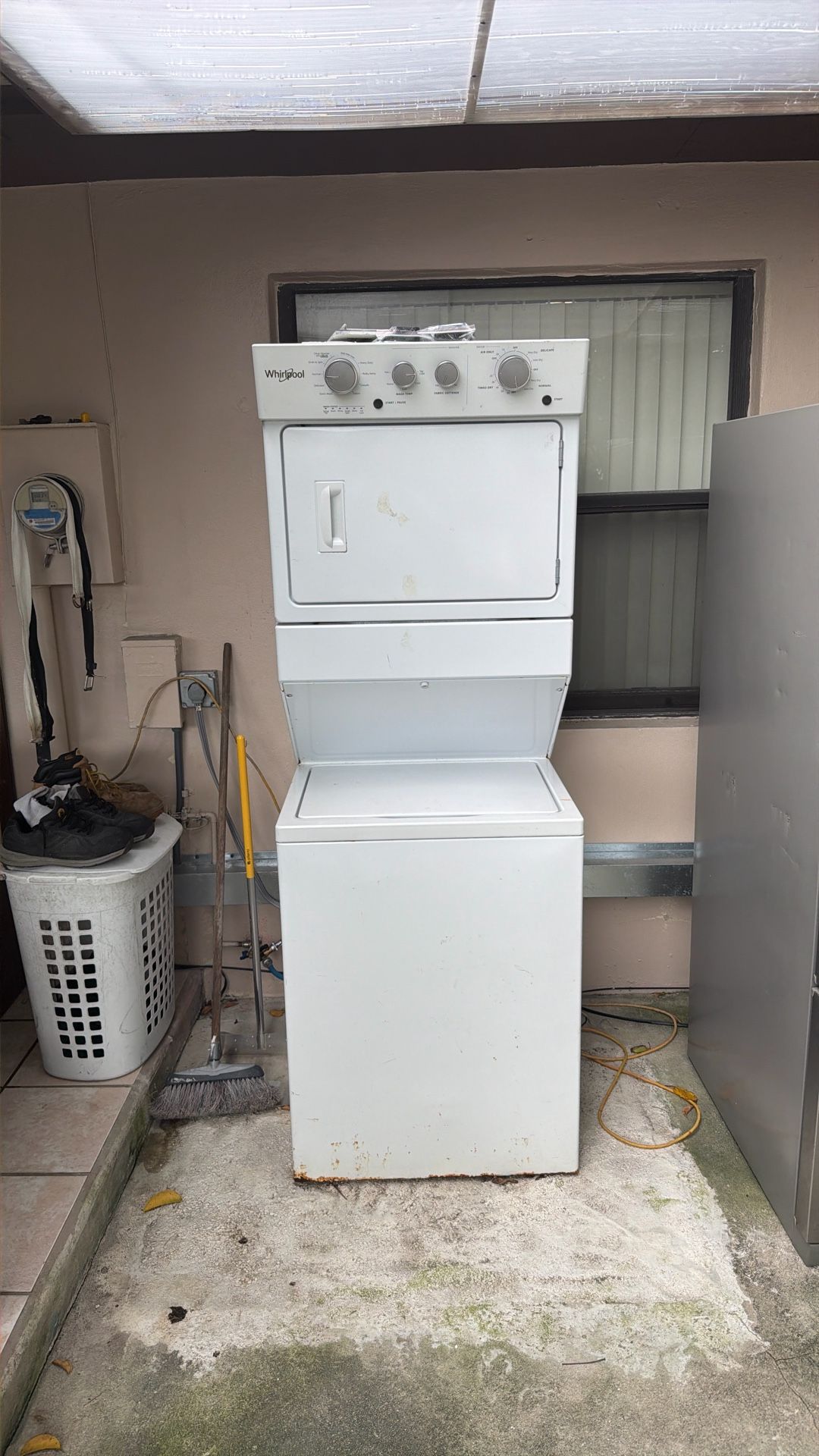 Lavadora Secadora Combo(La Grande) de 46, Whirlpool
