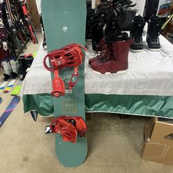 Arbor Snowboard Package With Boots And Bindings 