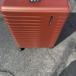 Traveler'sChoice 29” Luggage
