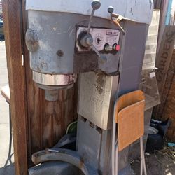 HOBART.   Mixer 80. Quart 