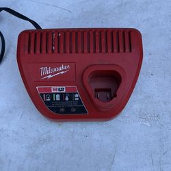 Milwaukee Battery Charger