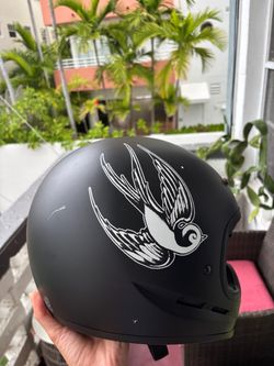 Motorcycle helmet