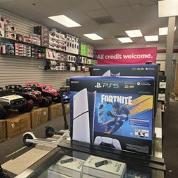 Ps5 Fortnite Bundle , Digital , Disc , y Ps5 Pro 2tb Ssd en pagos con $49 para llevarlo a casa 