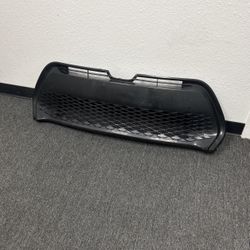 2017-2019 Toyota Corolla Lower Grill SE OEM