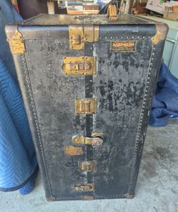 This is an antique Hartmann Cushion Top Wardrobe Steamer Trunk from the mid 1920s.

Avaliable from panorama city