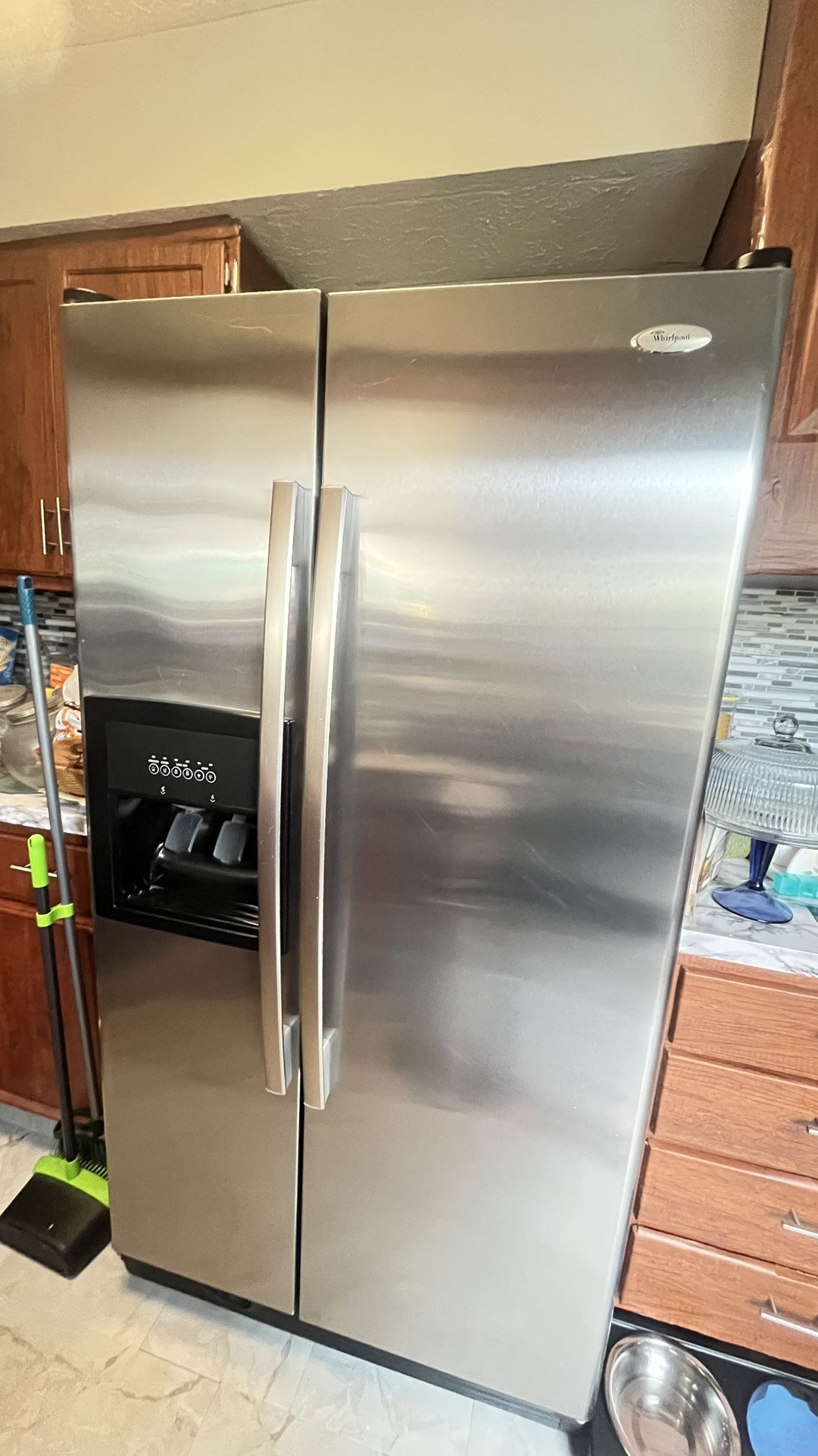 Whirlpool 2 Doors Refrigerator