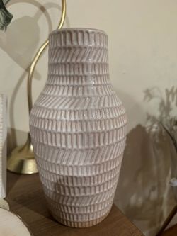 Flower vase