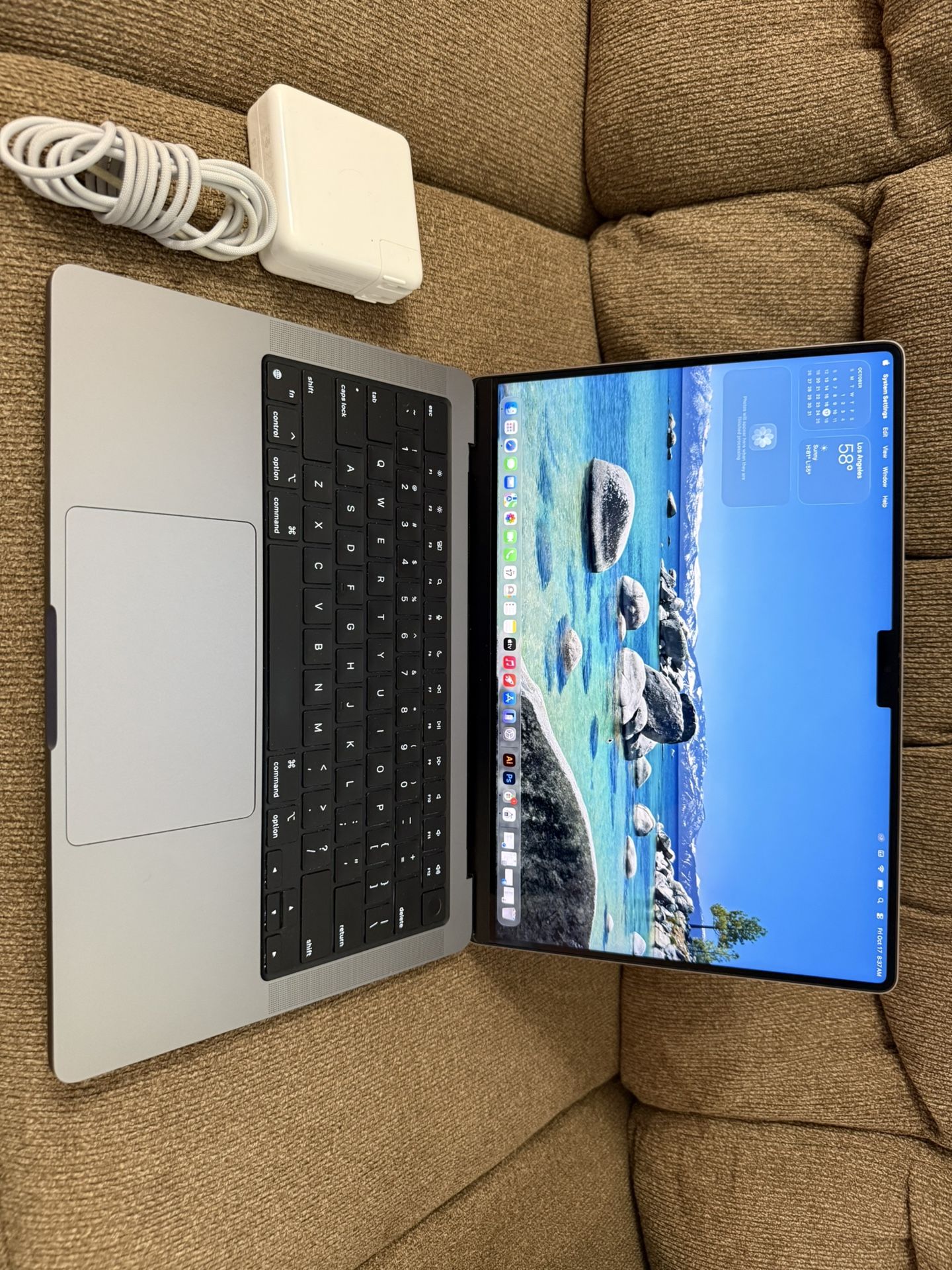 Late 2023 MacBook Pro 14” M2 Pro , 16gb Ram,512GB SSD, 17 Cycles 100% Battery Life. Excellent