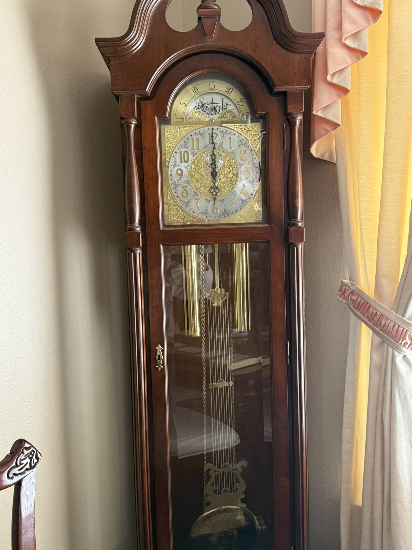 Ridgeway Grandfather Clock – Model 5281 – Cherry Finish – Works Perfectly