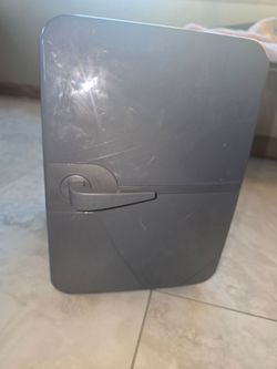Cute mini fridge that cools!