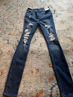 New never worn hollister high rise super skinny jeans, size: 000R/ w23R with tags attached