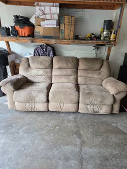 Sofa with 2 recliners