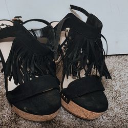 Woman's Shoes Size 9