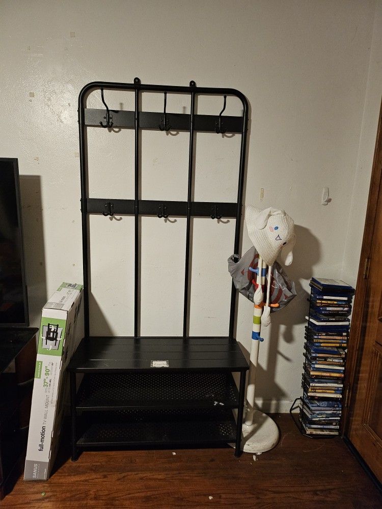 coat rack with a shoe storage