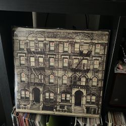 Led Zeppelin- Physical Graffiti Vinyl $5