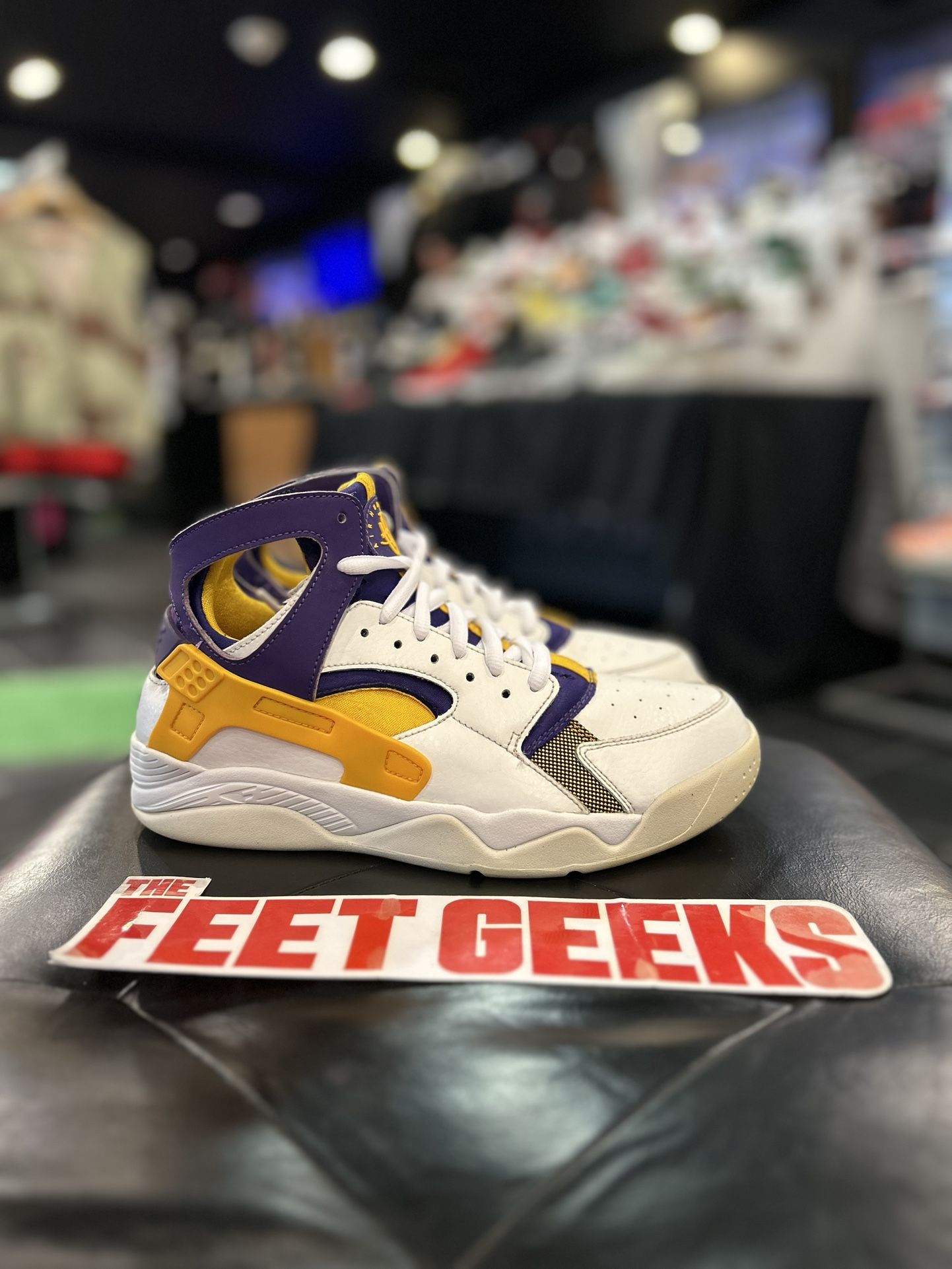 Nike Air Flight Huarache Lakers Size 8 Men Shoes 2015