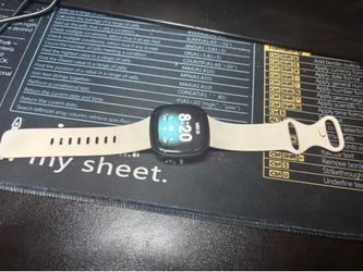 Fit Bit Versa 4