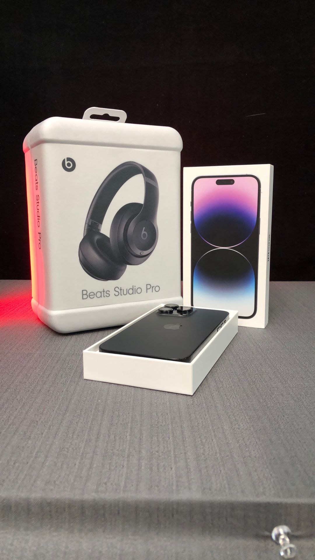 iPhone 14 Pro Max 256GB With Beats Studio Pro Wireless