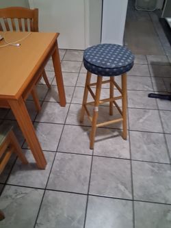 Bar stool