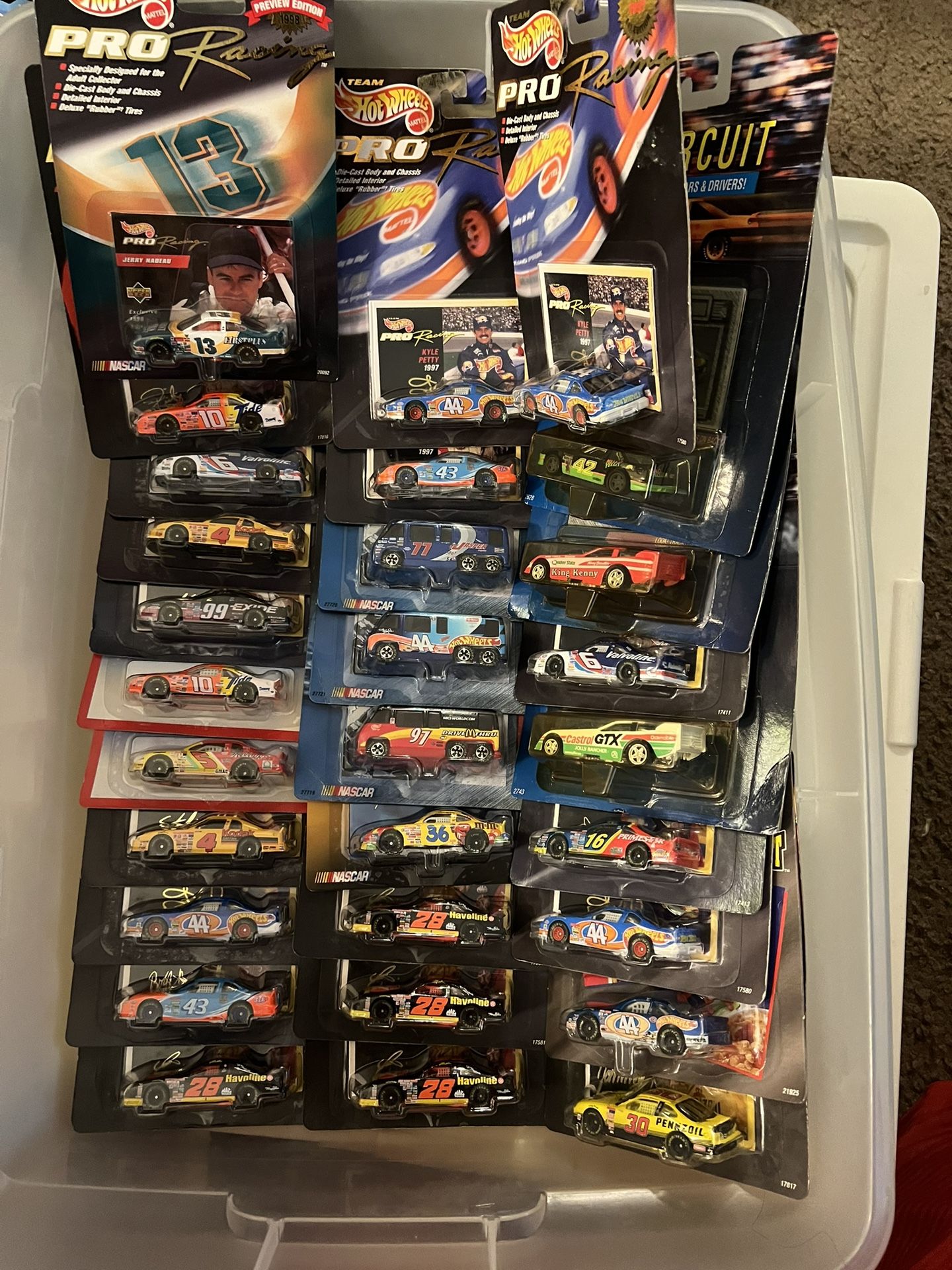 39 Hot Wheels Racing