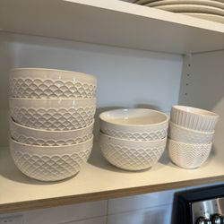 Better Homes & Gardens Stoneware Cream Dinnerware Set  