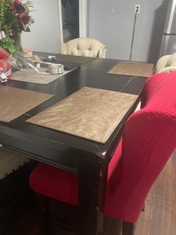 Dining/kitchen table with 4 chairs