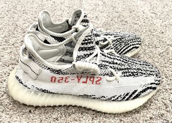 Yeezy Boost 350 Zebra Size 8.5 ***