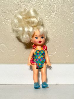 Vintage 1995 Mattel “Li’l Friends of Kelly – Pool Fun Kelly #17052” Doll