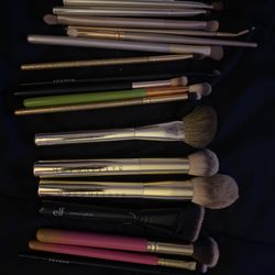 Various Eyeshadow Brushes And Make Up Brush Up 