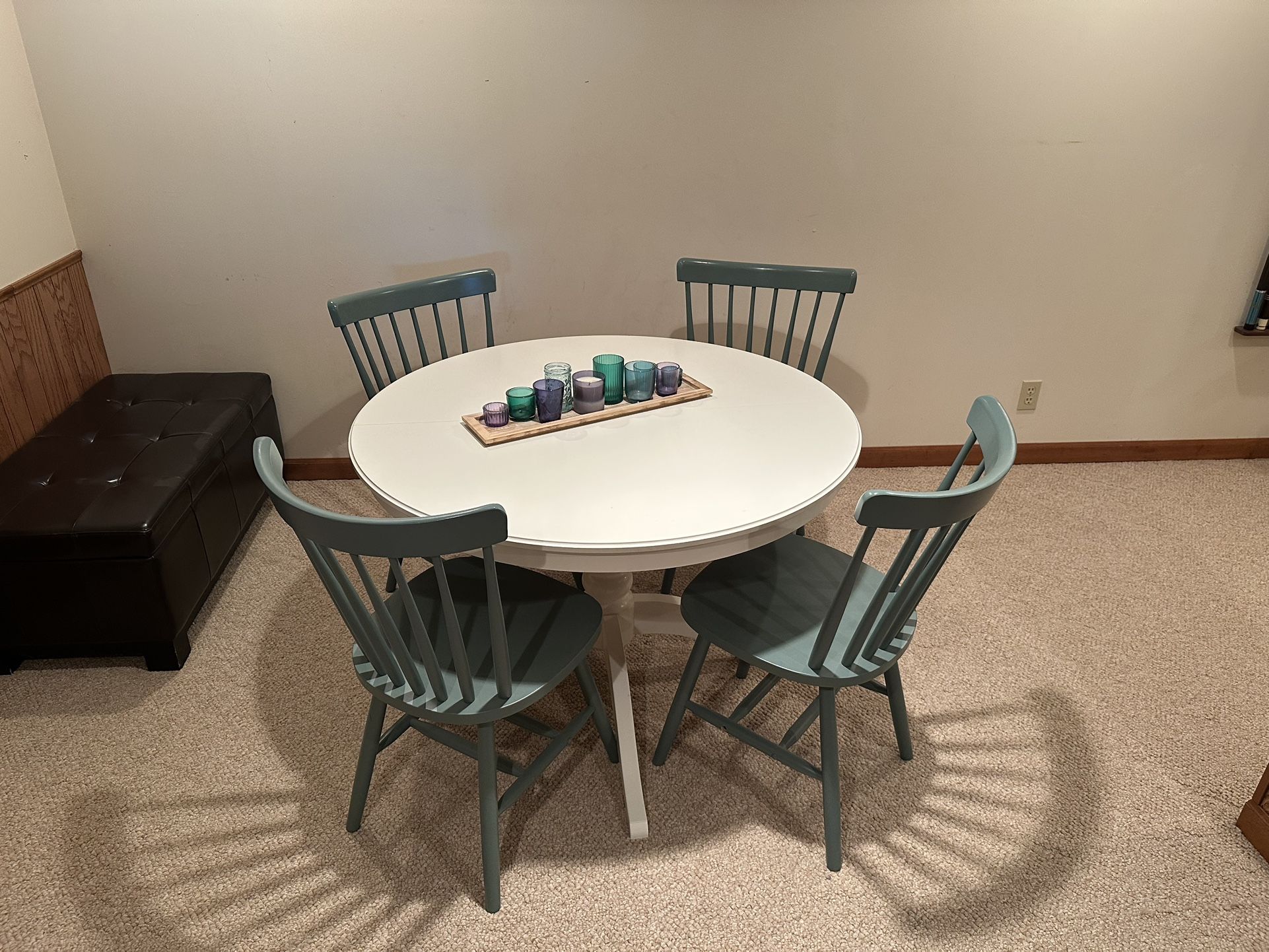 Dining Table & 4 Chairs