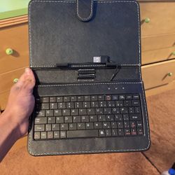 USB Keyboard with Leather Case (For Tablets & Phones)