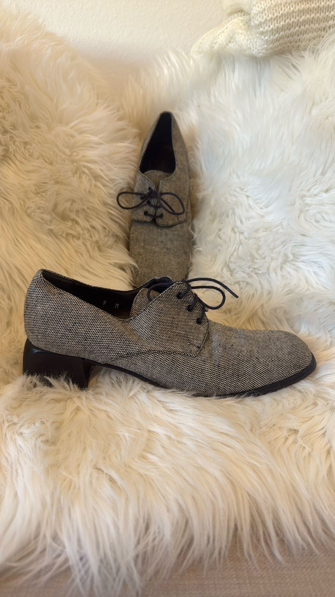 Joan And David Tweed Shoe (size 9)