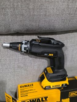 DeWalt 20V MAX XR Brushless Drywall Screwgun dcf630b (tool only)