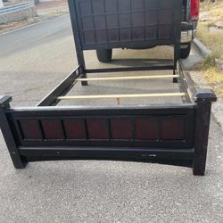 🌺QUEEN SIZE BEDROOM SET : BED FRAME, DRESSER, NIGHTSTANDS 🌺