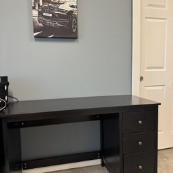 Black Desk 