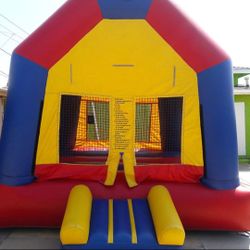 Inflatable bounse house
