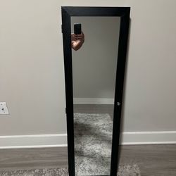 Jewelry box