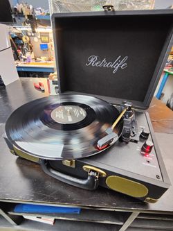 Retrolife Record Player and Bluetooth speaker