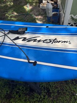 Wavestorm Stand-Up Paddle Board / SUP – With Leash & Fin
