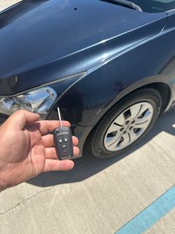Car Keys N Remotes/ Llaves Con Control