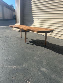 Mid. Century Modern Refinished Coffee Table.