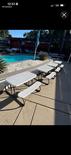 3 KIDS picnic tables/ Foldable Super Sturdy $20 each Mesas fuertes Para niños. Se pueden doblar para almacenar $20 cada una