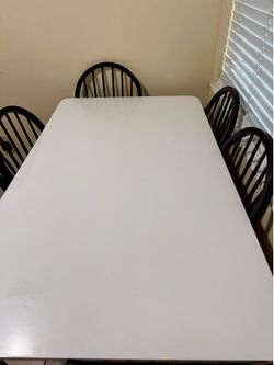 White Dining Table + 6 Black Chairs – Good Condition