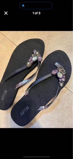 Size 9 Women’s Flip Flops New 