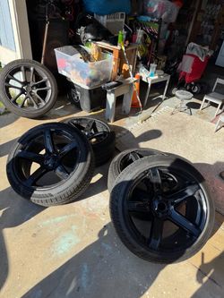 5 spokes came off a dodge charger