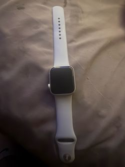 Apple Watch Series 4 with White Sport Band