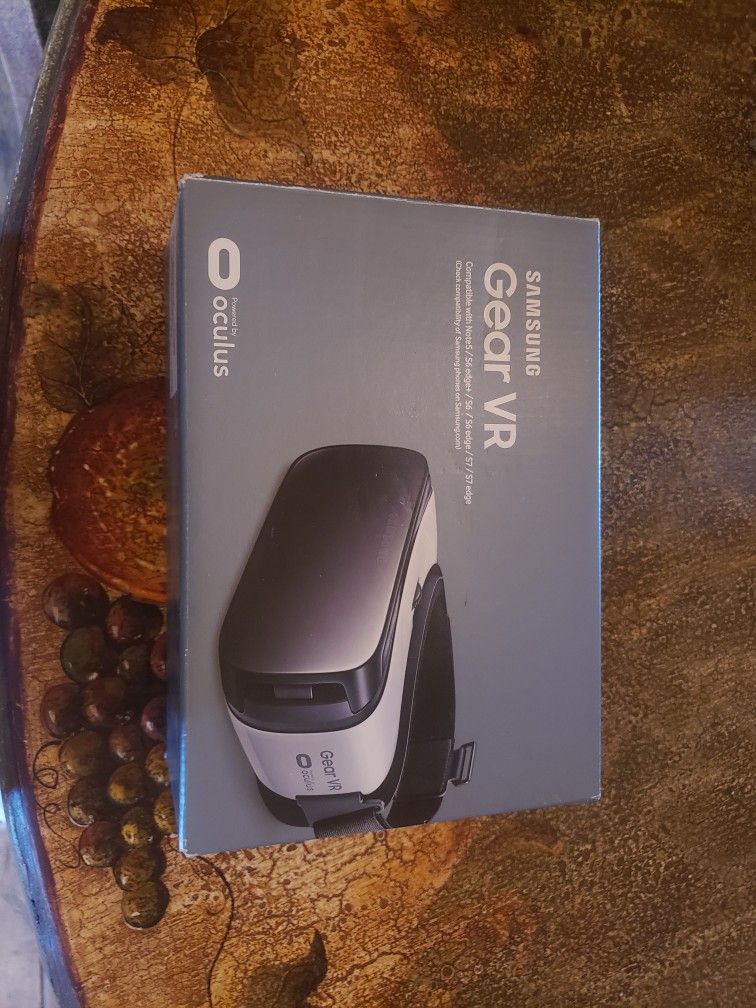 Samsung Gear VR - Like New