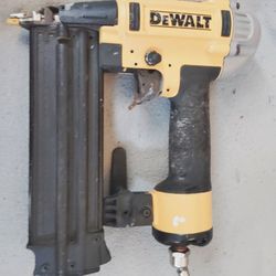 DeWalt Finish Gun