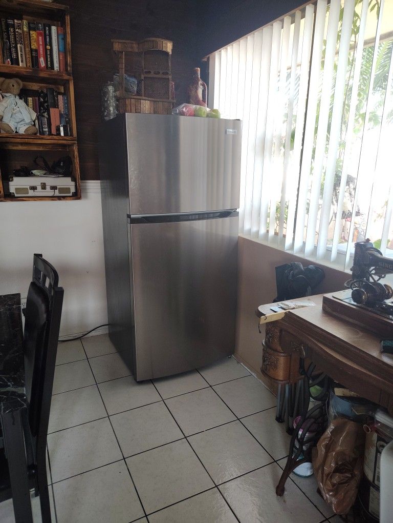 Refrigerator