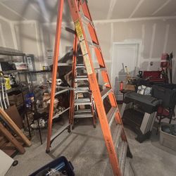 8ft Husky Fiberglass Ladder 